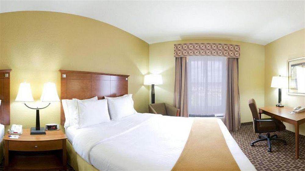 Holiday Inn Express Mccomb By Ihg Exterior foto